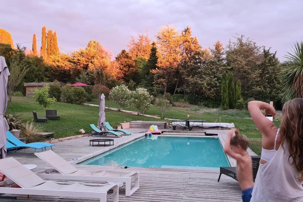 Chalet Bois Cosy Avec Piscine Aix Nature เอ็ก-ซอง-โพรวองซ์ ภายนอก รูปภาพ